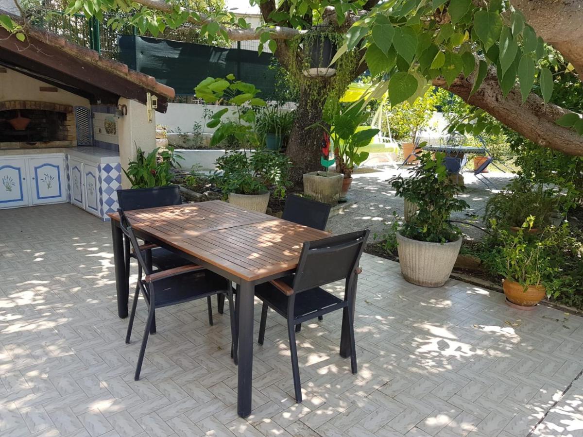 Rendez-Vous Avec Les Cigales - Gite 6 Personnes 100M2 - Piscine Privee - Climatisation Cheval-Blanc Εξωτερικό φωτογραφία
