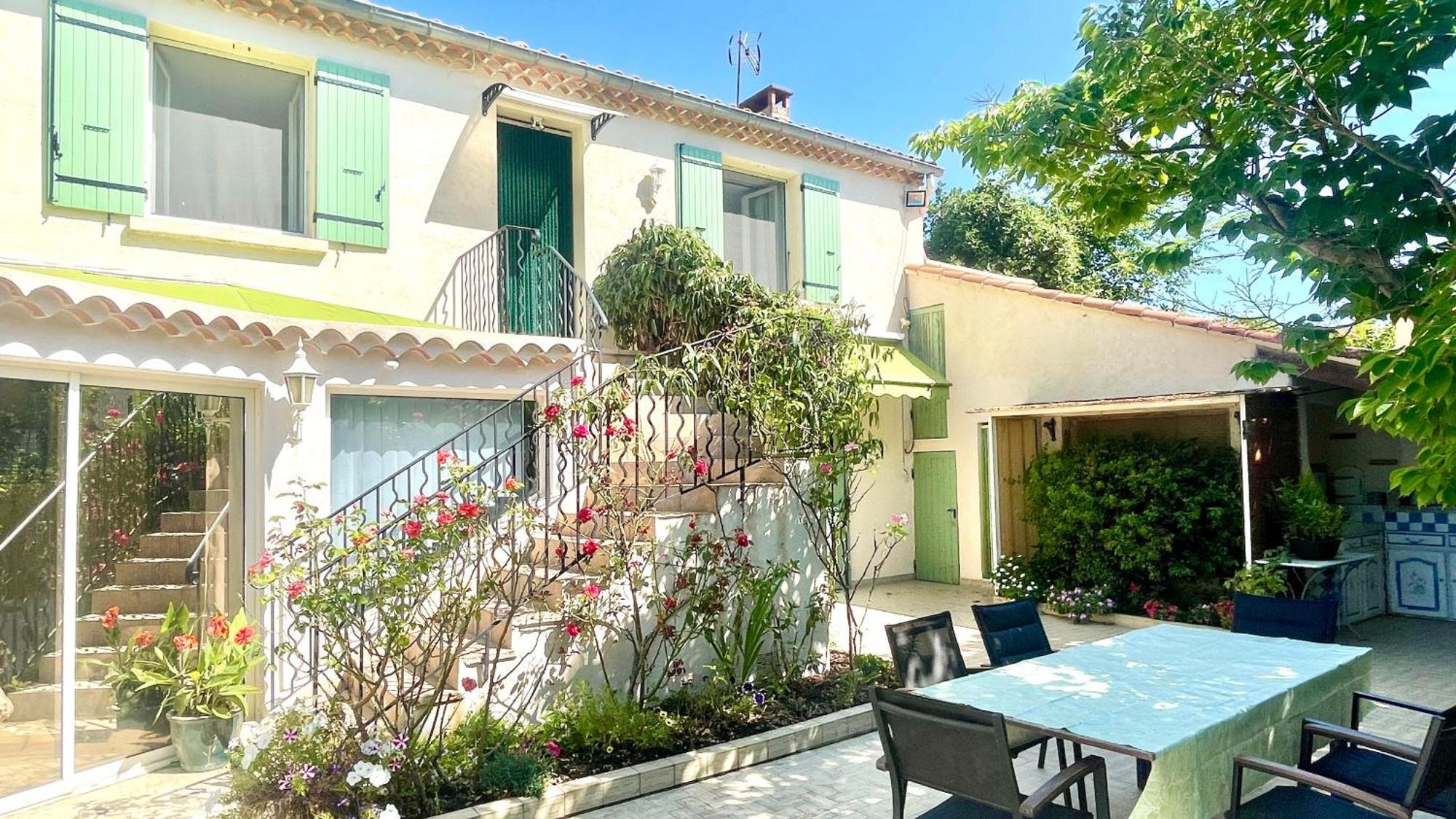 Rendez-Vous Avec Les Cigales - Gite 6 Personnes 100M2 - Piscine Privee - Climatisation Cheval-Blanc Εξωτερικό φωτογραφία