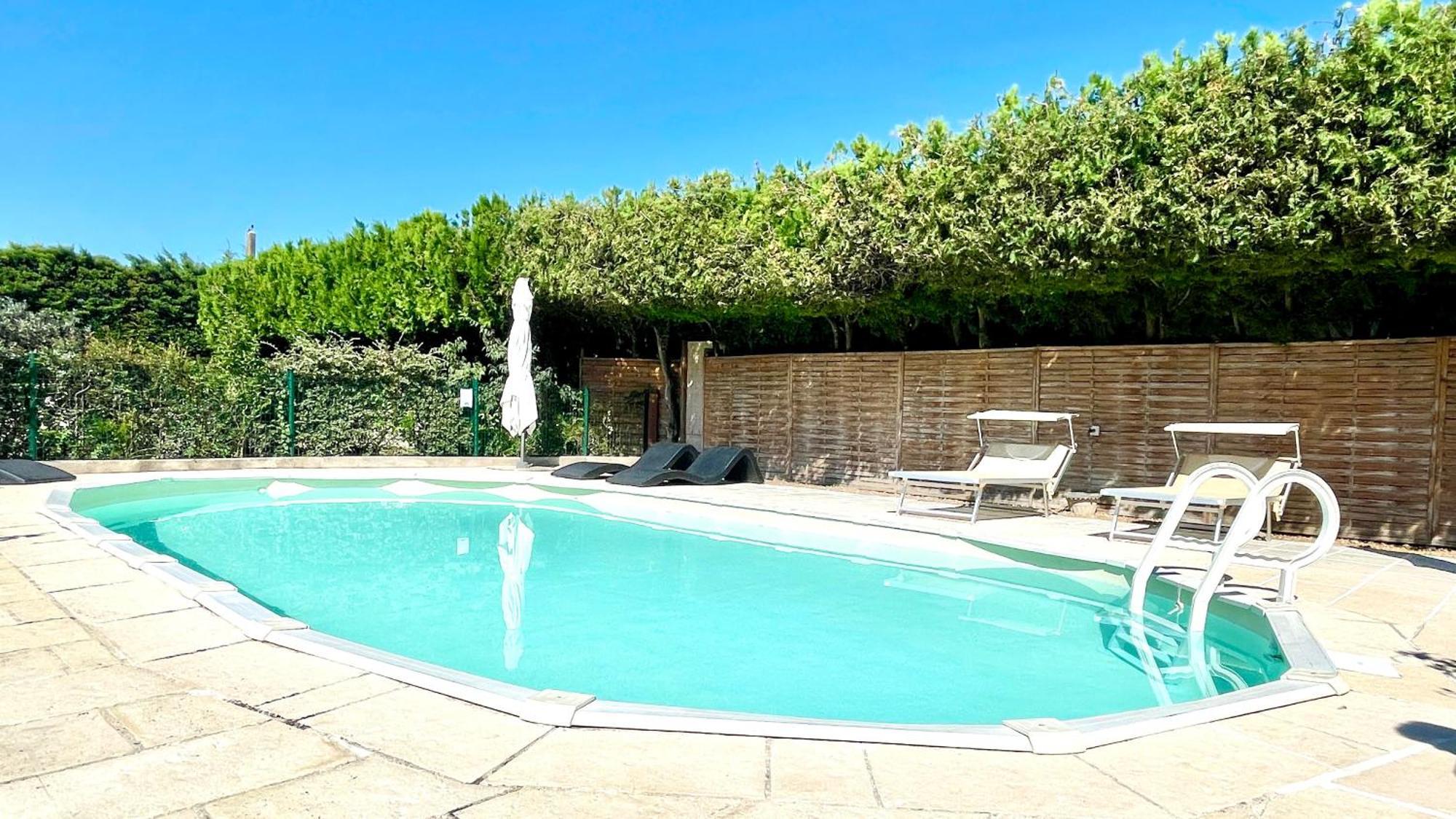Rendez-Vous Avec Les Cigales - Gite 6 Personnes 100M2 - Piscine Privee - Climatisation Cheval-Blanc Εξωτερικό φωτογραφία