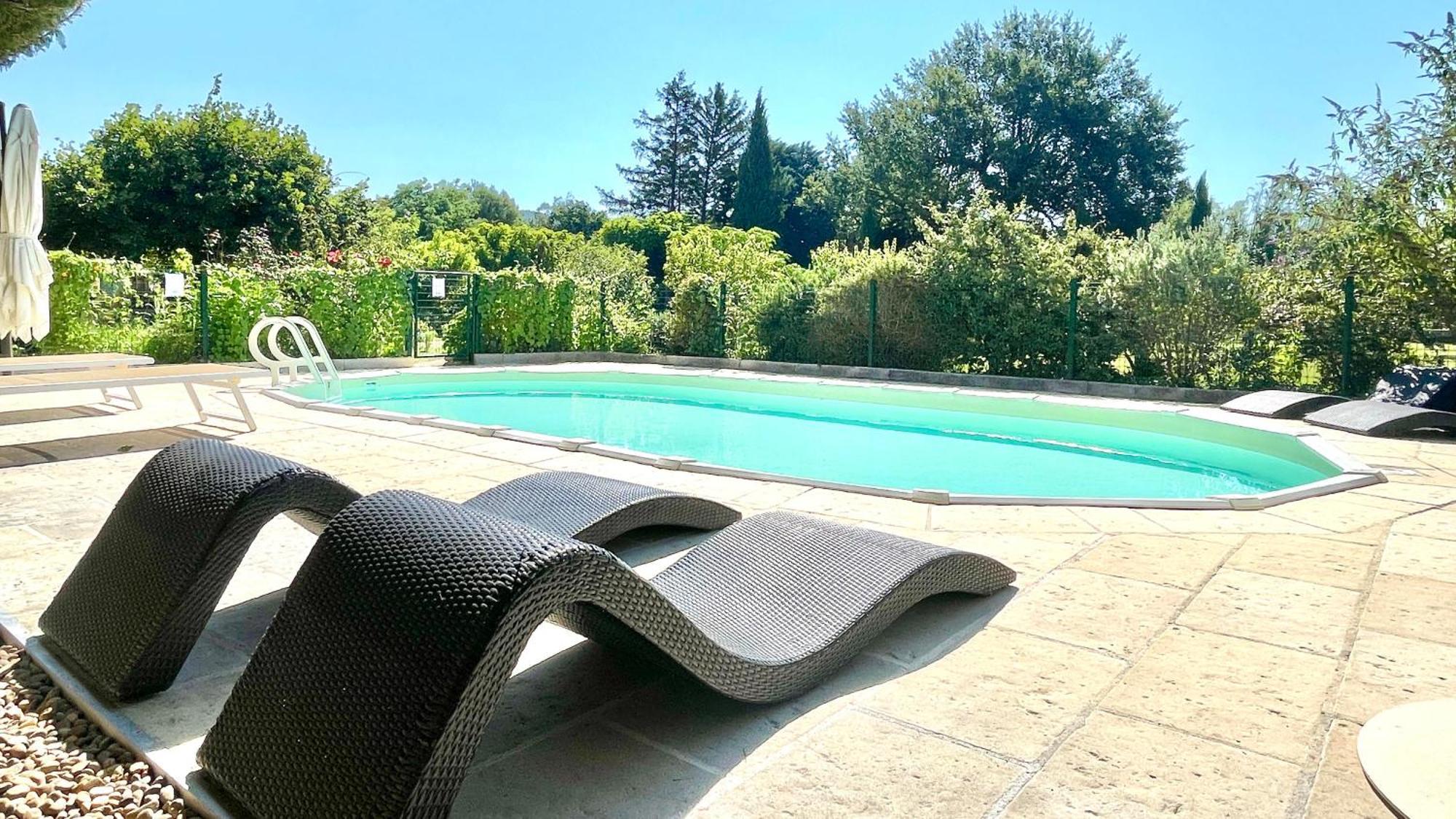 Rendez-Vous Avec Les Cigales - Gite 6 Personnes 100M2 - Piscine Privee - Climatisation Cheval-Blanc Εξωτερικό φωτογραφία